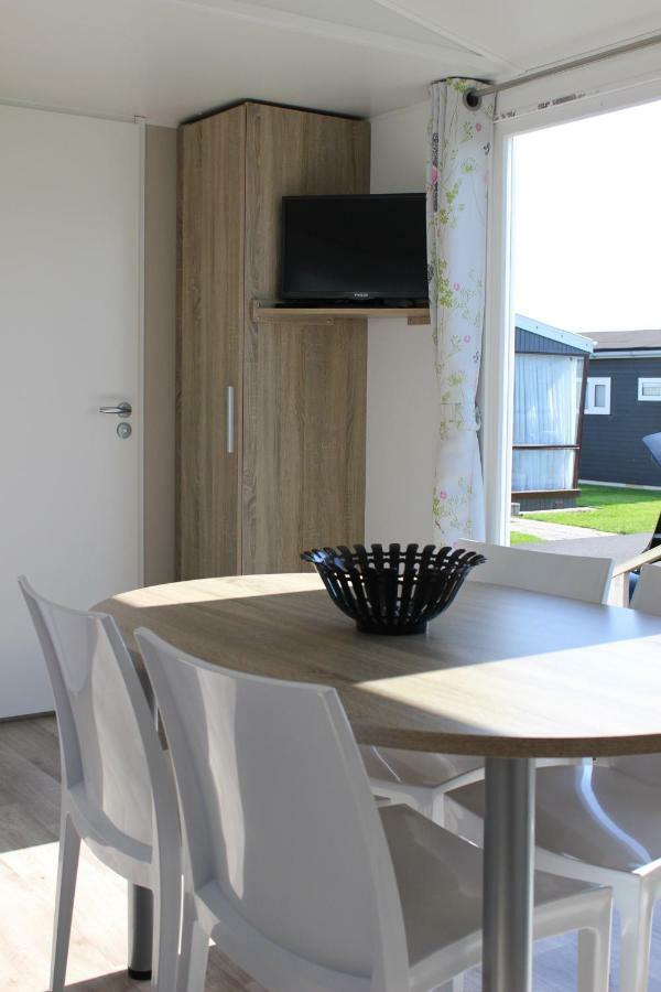 Caravan Middelkerke Hotel Exterior foto